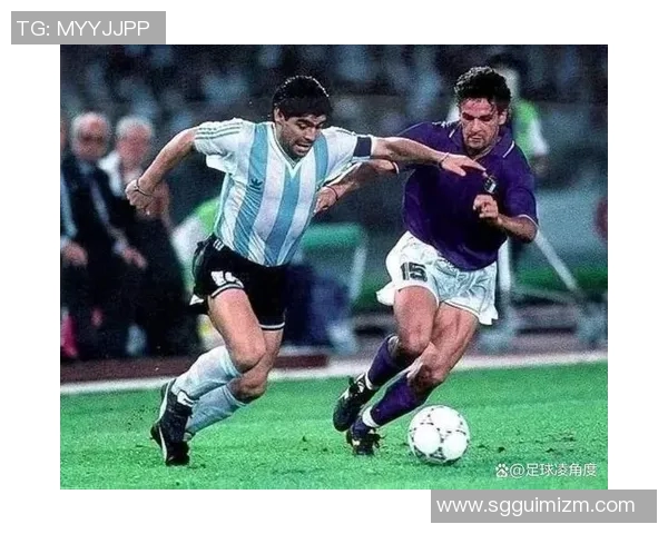 足球明星华丽进场瞬间的激情与魅力展现 足球明星华丽进场瞬间的激情与魅力展现